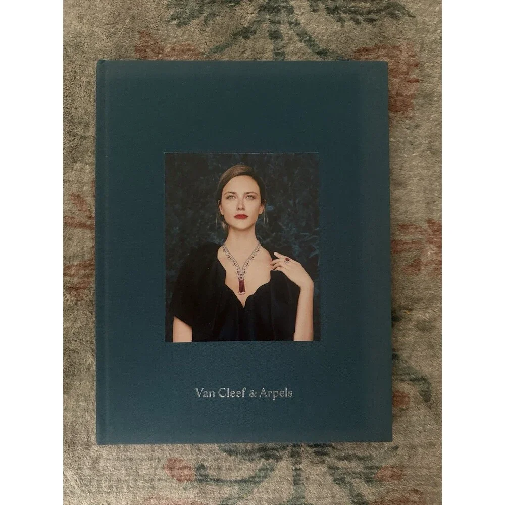 Van Cleef & Arpels Jewelry Watch Necklace Book Catalog New 32 pages Hardcover